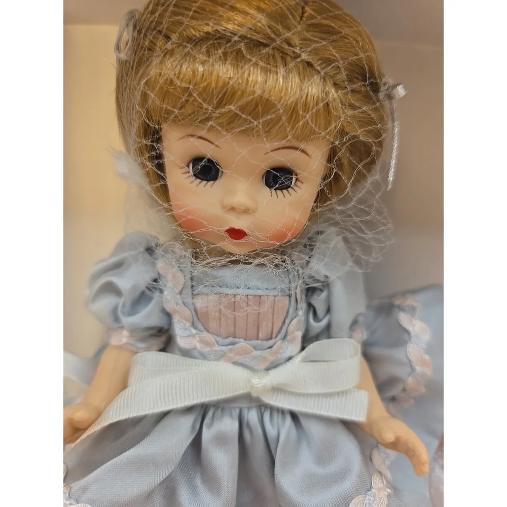NIB Retired Madame Alexander MADAME'S BEST 38045 from 2004 LE Hard Collector Box